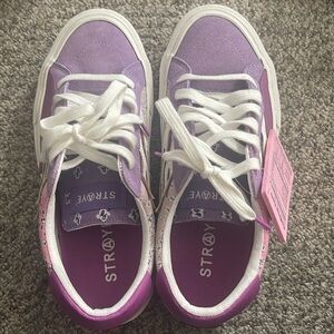 STRAY PURPLE SHOES SIZE WOMEN 9.5 MENS 8
